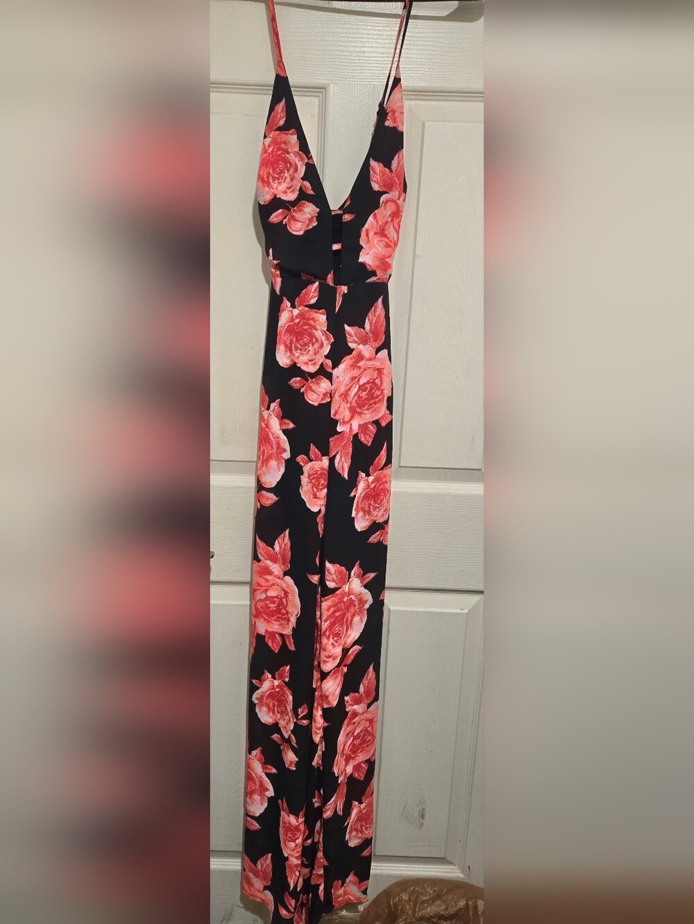 Forever 21 flowy jumpsuit with a plunging neckline & bright floral pattern sz M